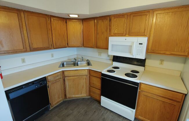 2 beds, 1 bath, 720 sqft, $930, Unit 1249-18