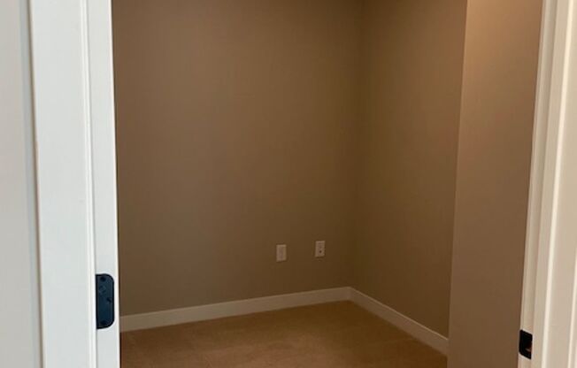1 bed, 1 bath, 956 sqft, $2,845, Unit 404