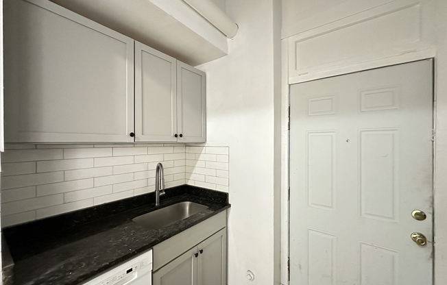 1319 5 W ESTES