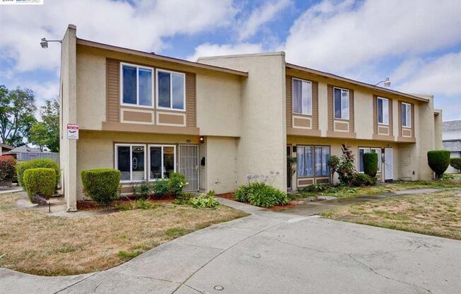 COMING SOON! | $2,890 / 3 BR - GORGEOUS TOWN HOME IN NORTHGATE AREA OF FREMONT!
