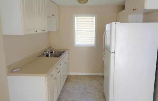 3733 42 AVE N