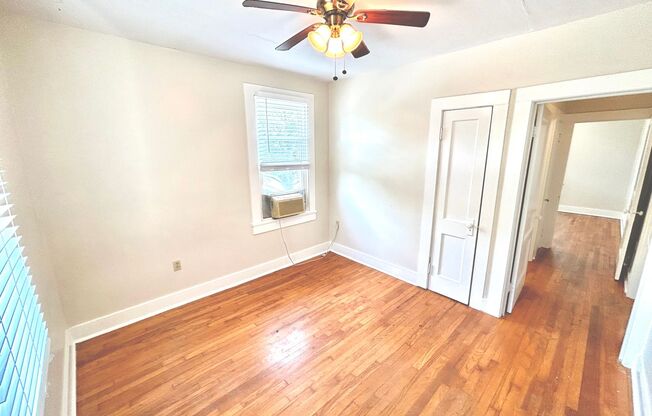 2 beds, 1 bath, $900, Unit Apt. D