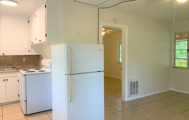 1 bed, 1 bath, $1,350, Unit P187 #12 Pontiac 4-Plex 4943 29th Ave S