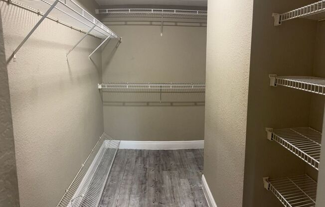 3 beds, 2 baths, 1,513 sqft, $2,366, Unit 10252-A2 NY