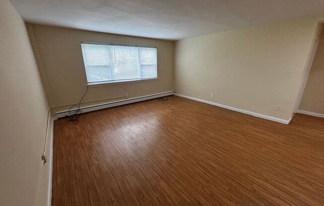 1 bed, 1 bath, $995, Unit A203
