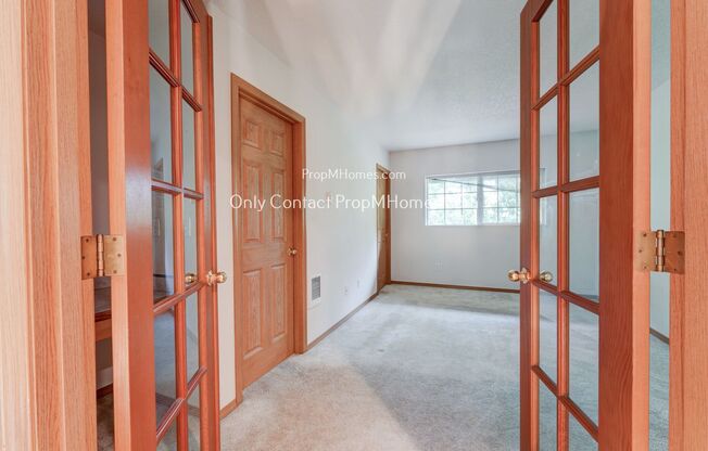 1 bed, 1 bath, $1,599, Unit 18757 SE Division Street