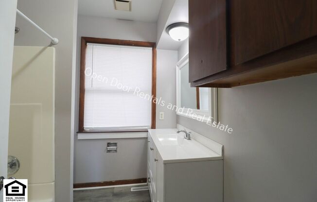 2 beds, 1 bath, 600 sqft, $775, Unit 506 5th st