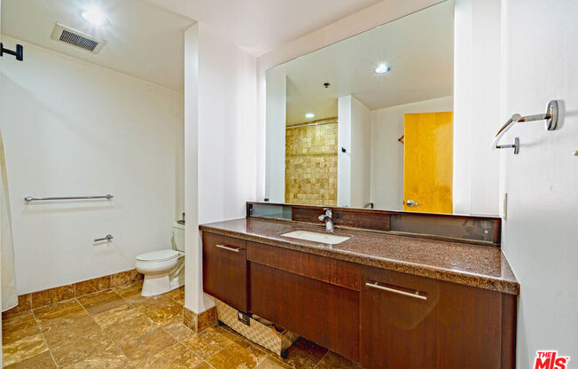 1 bed, 1 bath, 960 sqft, $2,700, Unit 714