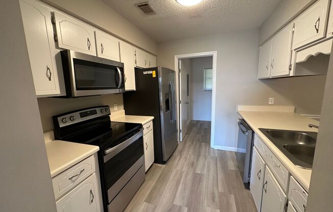906 Willowbrook