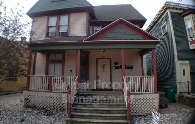 902 CHERRY ST SE