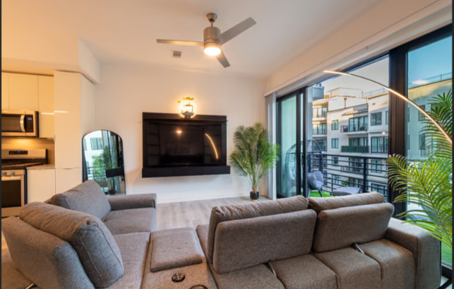 5211 PEACHTREE BLVD