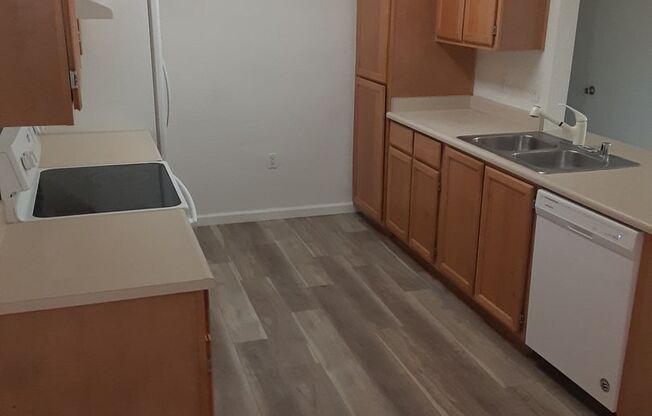 3 beds, 2 baths, 1,076 sqft, $2,200, Unit 2004