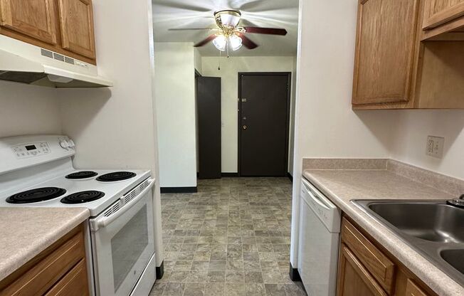 1 bed, 1 bath, $1,250, Unit 7