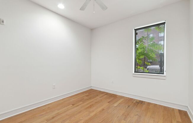 2 beds, 1 bath, 690 sqft, $1,300, Unit Unit 105