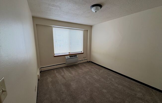 2 beds, 1.5 baths, 820 sqft, $1,450, Unit 501