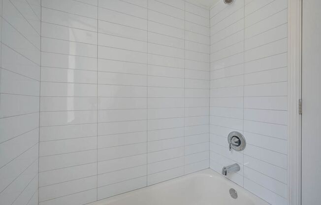 1 bed, 1 bath, $1,725, Unit 4B