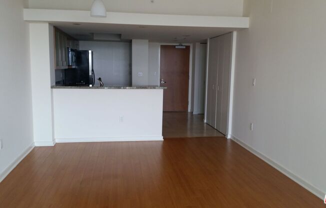 1 bed, 2 baths, 882 sqft, $4,795, Unit 1219
