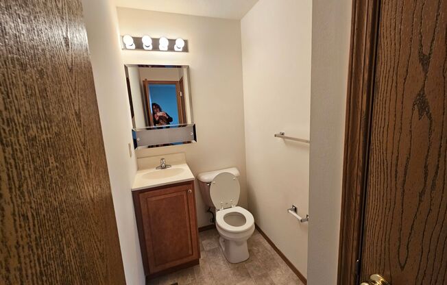 2 beds, 1.5 baths, 963 sqft, $1,240, Unit T-07
