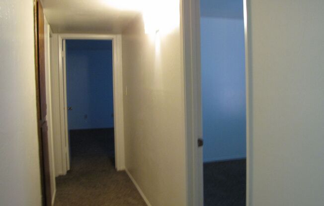 3 beds, 2 baths, $1,600, Unit Unit D