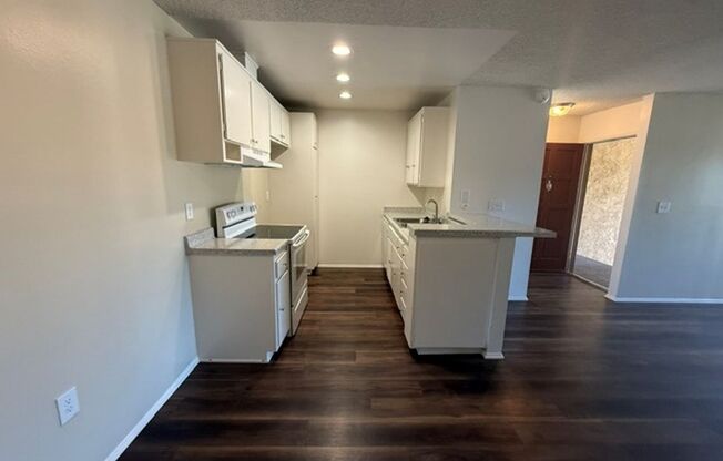 1 bed, 1 bath, 716 sqft, $2,150, Unit J010