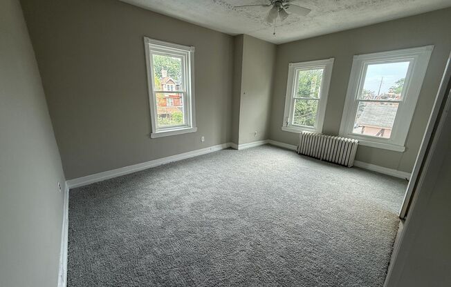 2 beds, 1 bath, 1,200 sqft, $1,400, Unit 2nd Fl