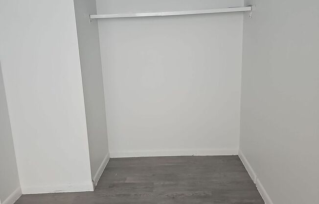 2 beds, 1.5 baths, 830 sqft, $890, Unit 3630 W4