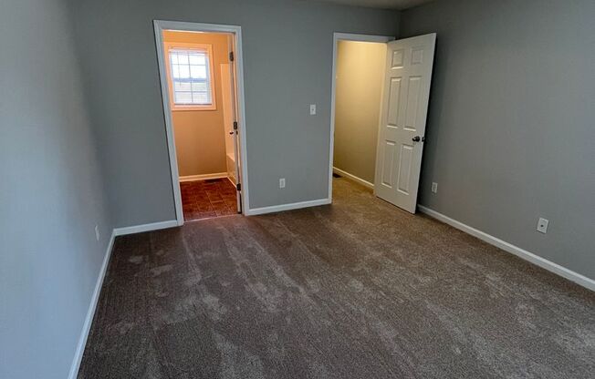 3 beds, 2 baths, $1,000, Unit 367D