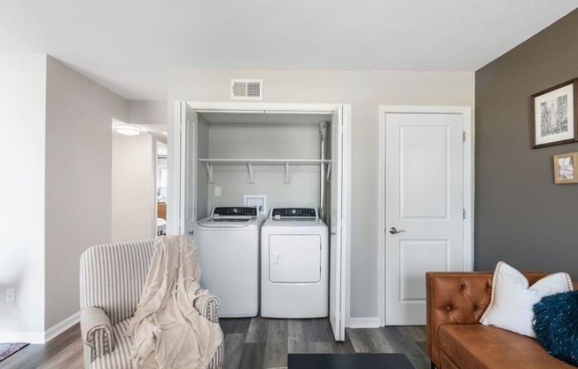 Discover Luxury Indianapolis Living at Lake Castleton!