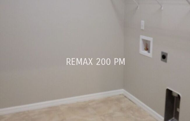 656 BISHOP BAY LOOP
