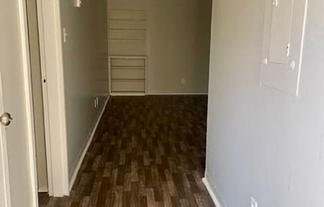 3 beds, 1 bath, $850