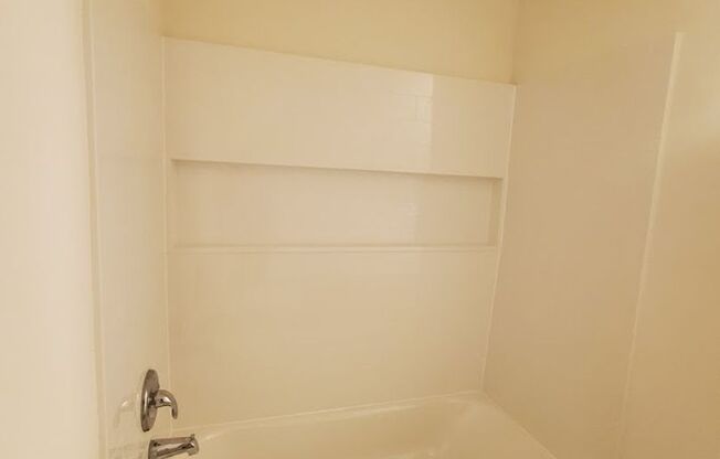 1 bed, 1 bath, $1,450, Unit 5511 Carter Ave. Unit 3