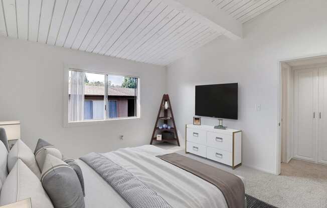 1x1 bedroom at Idylwood apartments