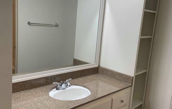 1 bed, 1 bath, 716 sqft, $2,150, Unit D005