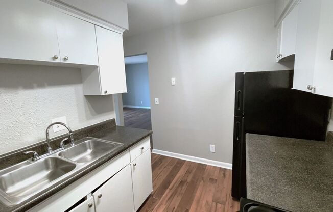 1 bed, 1 bath, 825 sqft, $1,099