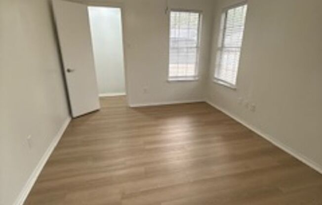 2 beds, 2 baths, 989 sqft, $1,695, Unit 11601B