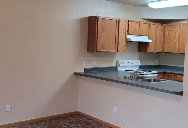2 beds, 1 bath, 868 sqft, $1,700, Unit 14