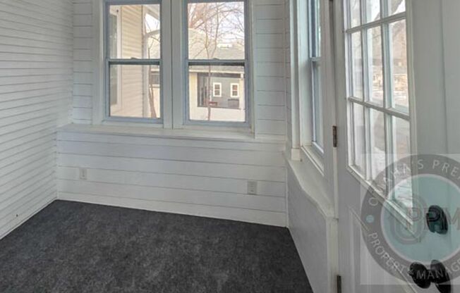 A "Must See" 2bd/1ba Beautiful home!