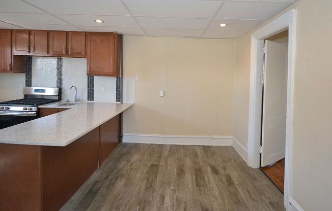 Spacious 1bed/1bath on main floor of with tons of windows! - Ask about our no security deposit option!