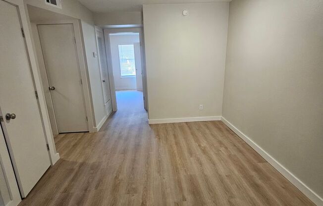 1 bed, 1 bath, 700 sqft, $1,305, Unit LAW11-122