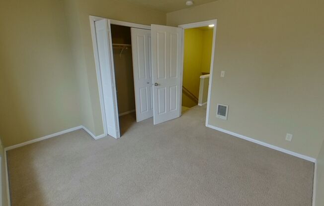 2 beds, 1 bath, $1,600, Unit 10