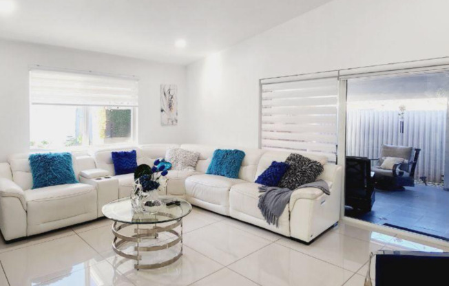 434 SW 99 CT
