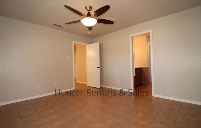 4 beds, 2 baths, $1,250