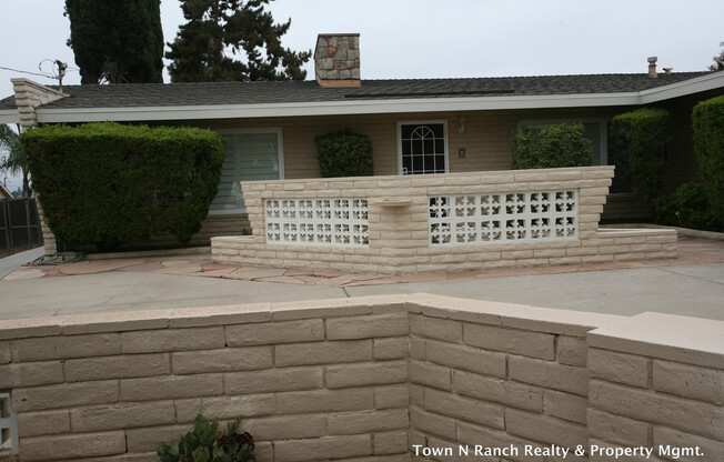 Mid-Century Modern 3Br 2Ba on 1/2ac with View!