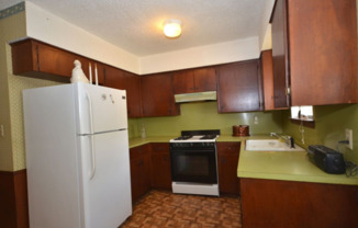 2 beds, 1 bath, $2,400