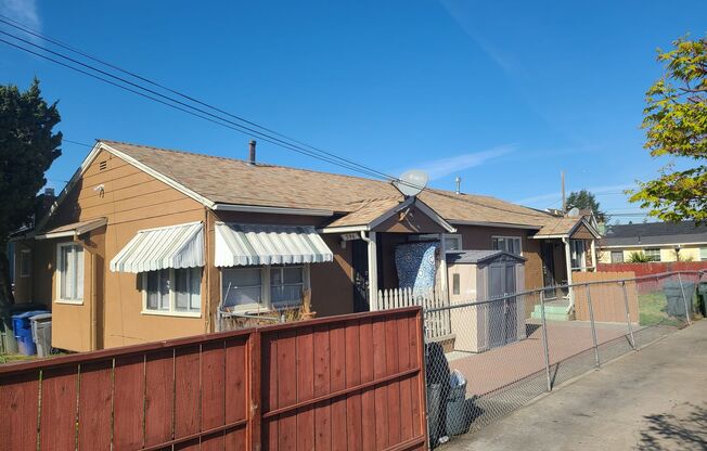 Cozy 2 Bedroom Duplex Unit Near San Leandro BART