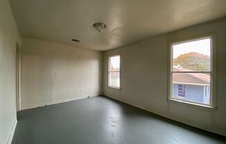 2 beds, 1 bath, 1,100 sqft, $700, Unit 3732 1/2 Frederick St.