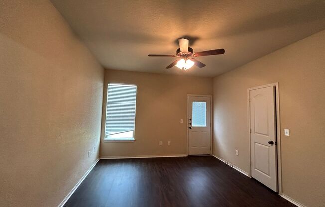 3 beds, 2 baths, $1,550