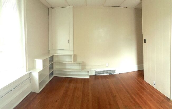 2931 Cottage Grove
