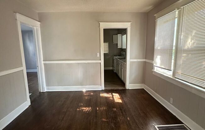 2 beds, 1 bath, $1,200