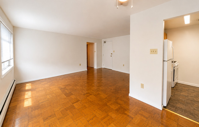 1 bed, 1 bath, 615 sqft, $1,645, Unit 112